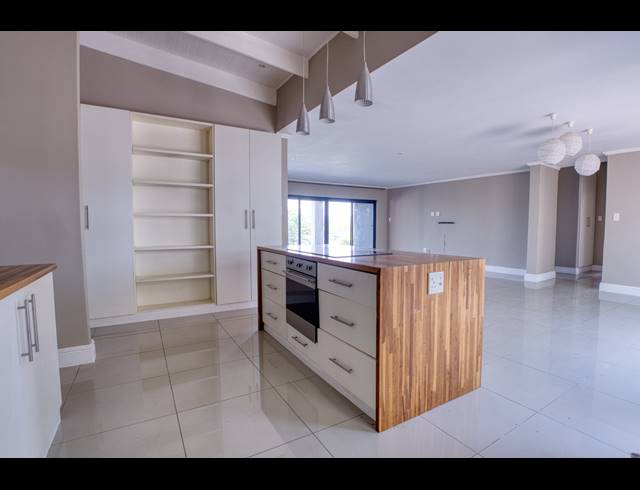 4 BEDROOM HOUSE FOR SALE IN PALM LAKES ESTATE
